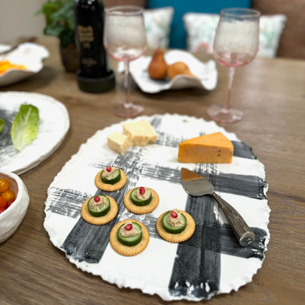 Ruffled Edge Platter Set